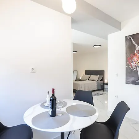 Natale Apartman Zára